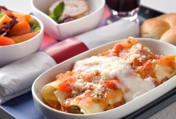 Comida de avião: o que fazer em caso de restrição alimentar Comida de avião: o que fazer em caso de restrição alimentar