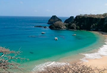 Conheça Baía de Sancho – uma das praias mais bonitas do mundo!