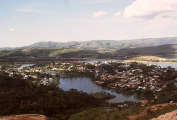 O que fazer em Capitólio? Descubra o mar de Minas Gerais