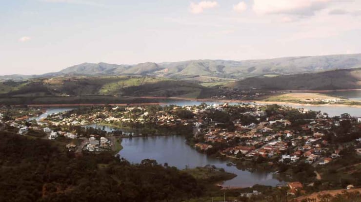 O que fazer em Capitólio? Descubra o mar de Minas Gerais