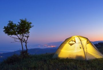Camping na praia: Conheça os litorais para aproveitar uma experiência de acampar