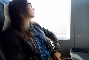 Grávida pode viajar de avião? Dicas e considerações importantes