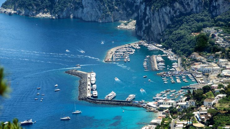 Capri: um tesouro italiano no mar mediterrâneo! Capri: um tesouro italiano no mar mediterrâneo!