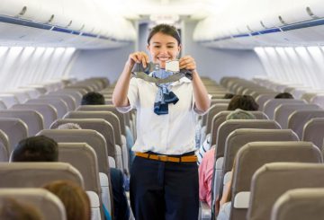 Comissário de Bordo: como é a carreira, quanto ganham e mais! 