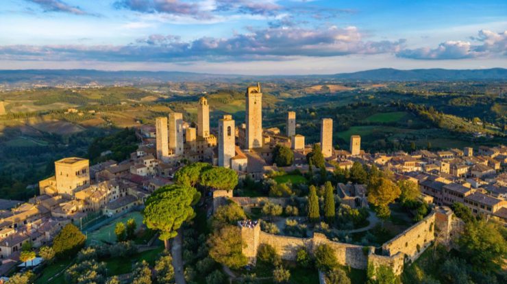 San Gimignano: símbolo da era medieval em meio a Toscana San Gimignano: símbolo da era medieval em meio a Toscana